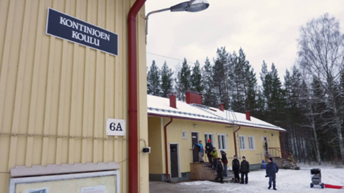 Kontinjoen koulu ja päiväkotisiipi.