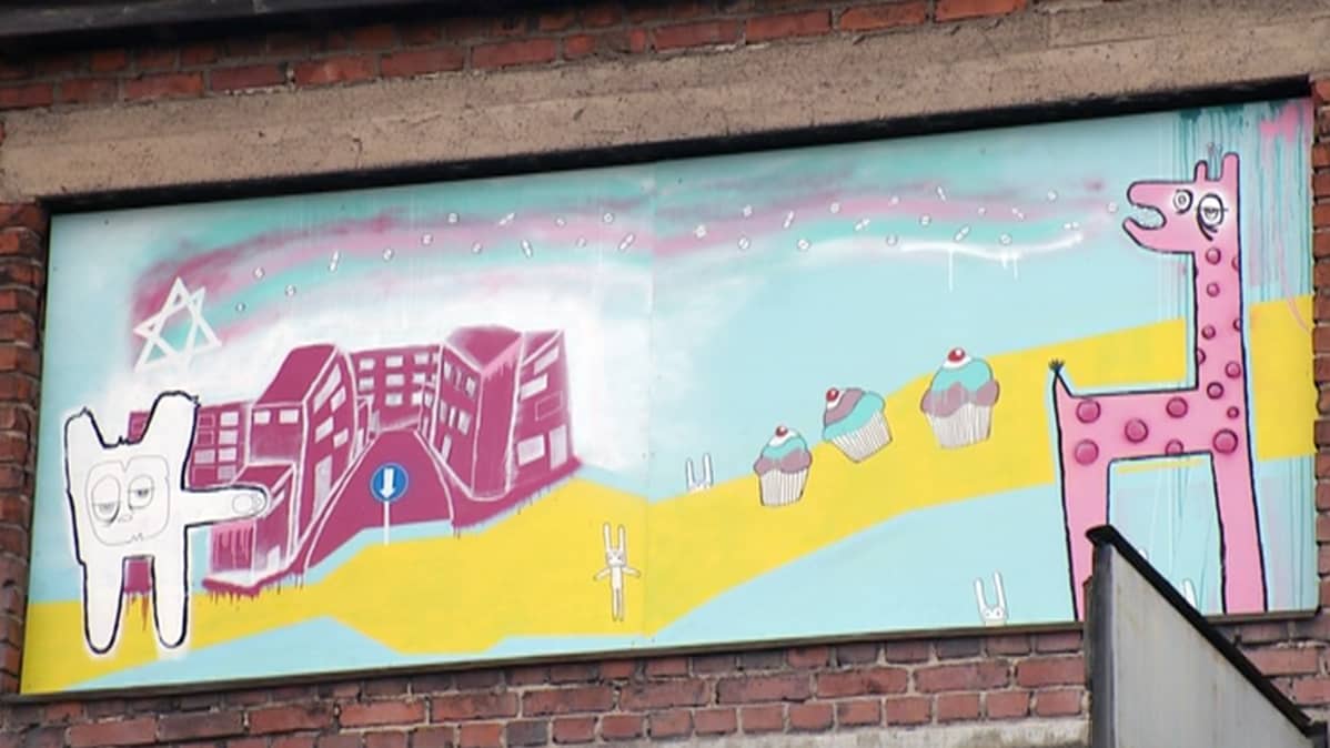 Seinämaalaus Porin taidemuseon Street Art -näyttelyssä.