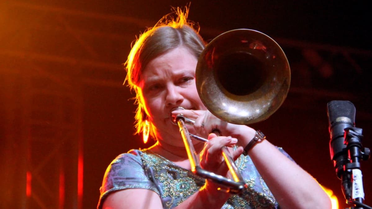 Pasunisti Katja Toivola Imatra Big Band Festivaaleilla vuonna 2013.