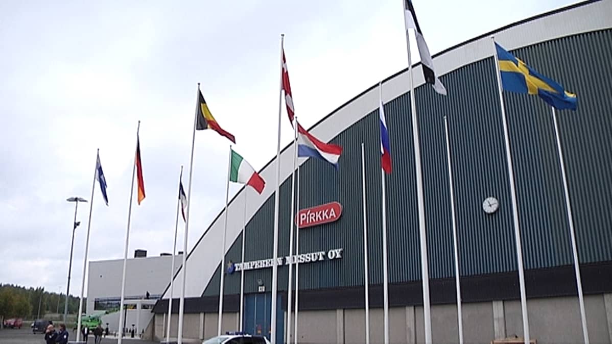 Tampereen messu- ja urheilukeskuksen Pirkkahalli ulkoa.
