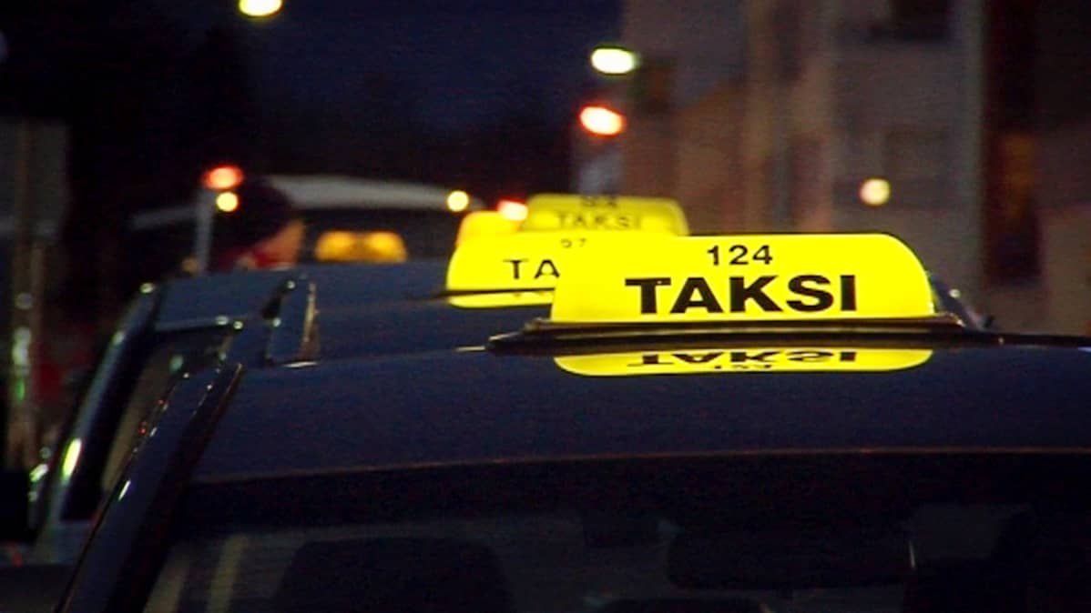 Takseja jonossa.