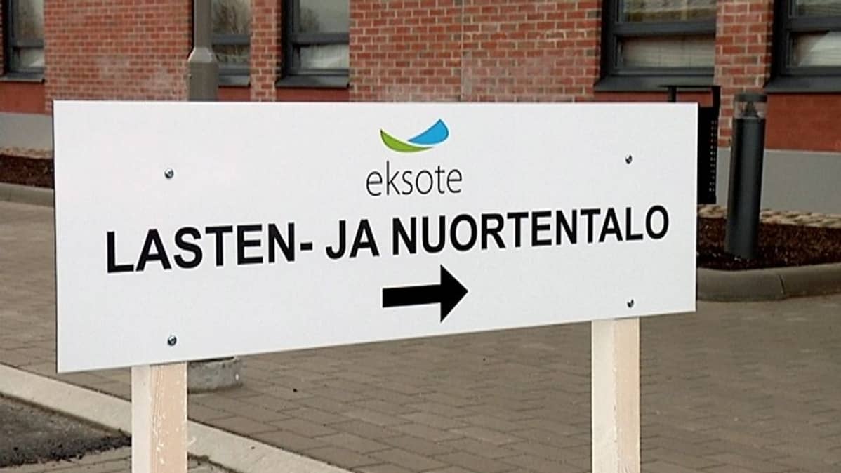 Lasten- ja nuortentalo Rakuunamäellä.