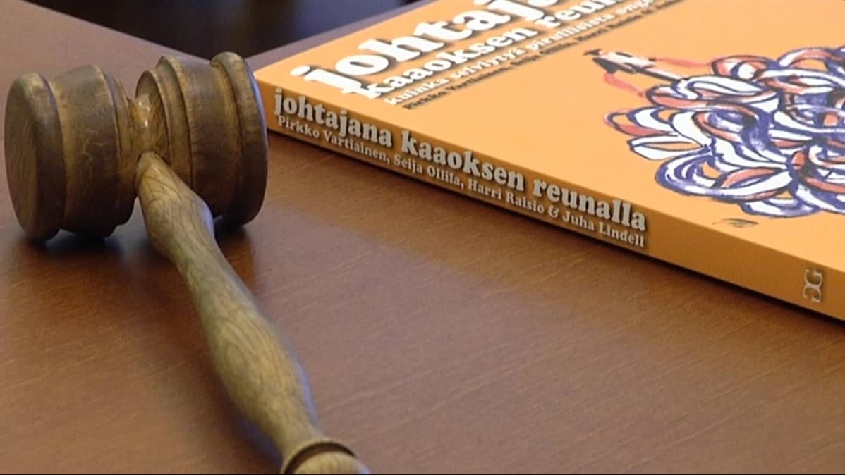 Johtajana kaaoksen reunalla - kuinka selviytyä pirullisista ongelmista?