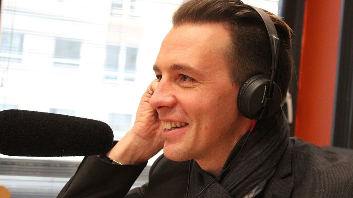 Jyri Kataja-Rahko Radio Keski-Suomen studiossa.