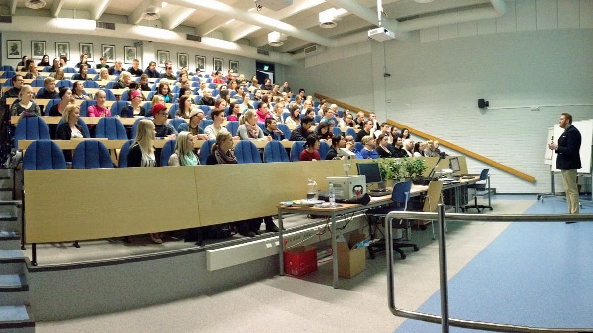 John Loughton innostaa kajaanilaisia