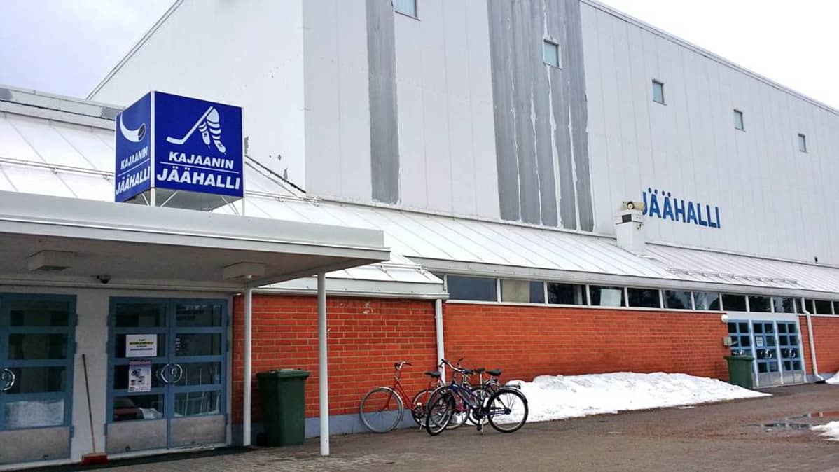 Kajaanin jäähalli.