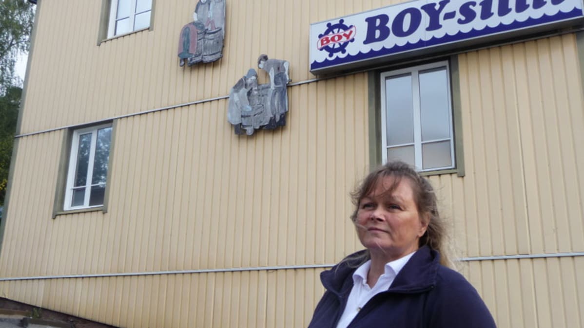 Katja Varhelo työskenteli Röölän sillitehtaalla yli 11 vuotta