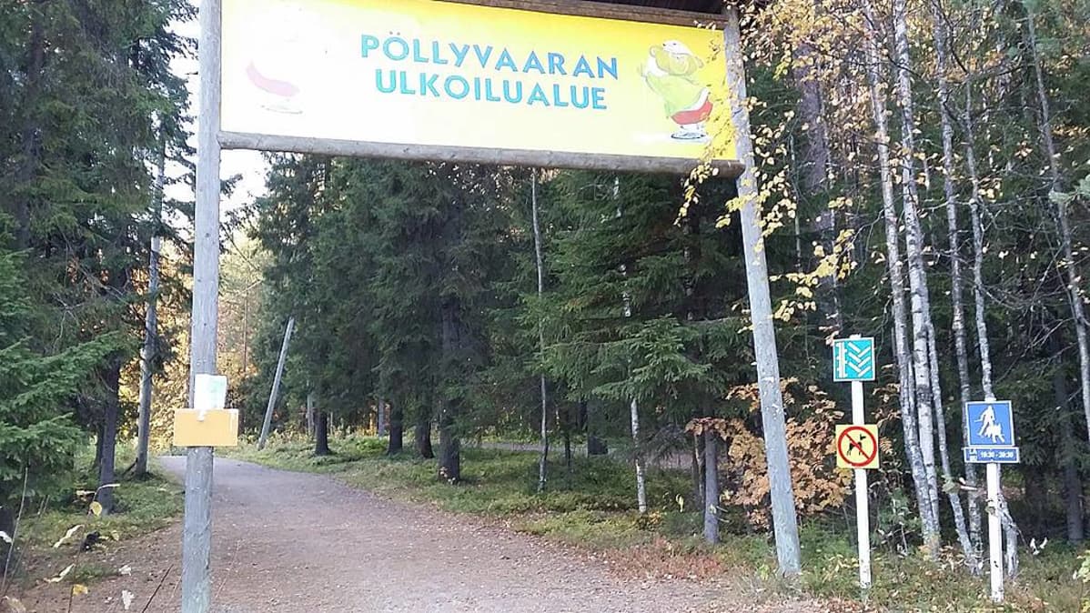 Pöllyvaaran ulkoilualueen pääsisäänkäynti.
