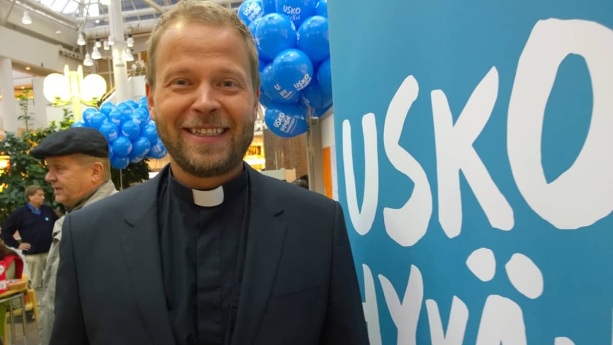 Televisiosta tuttu kirkkoherra Teemu Laajasalo oli Turun ja Kaarinan seurakuntayhtymän vaalistartin vetonaula.