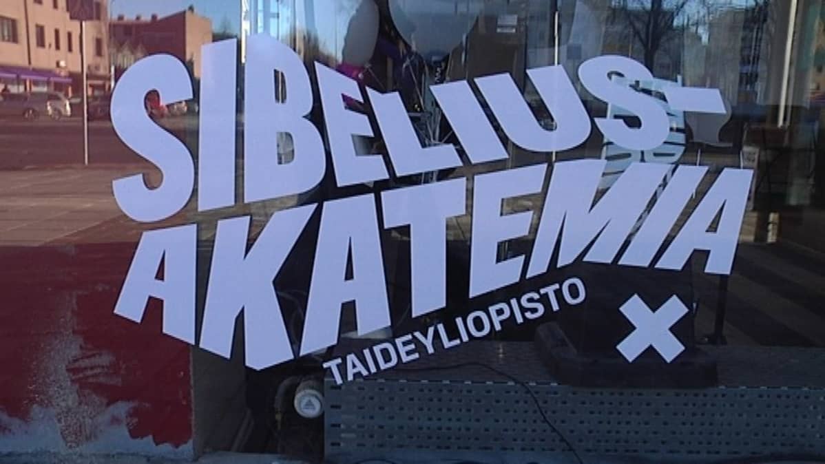 Taideyliopiston pop up -kuppila.