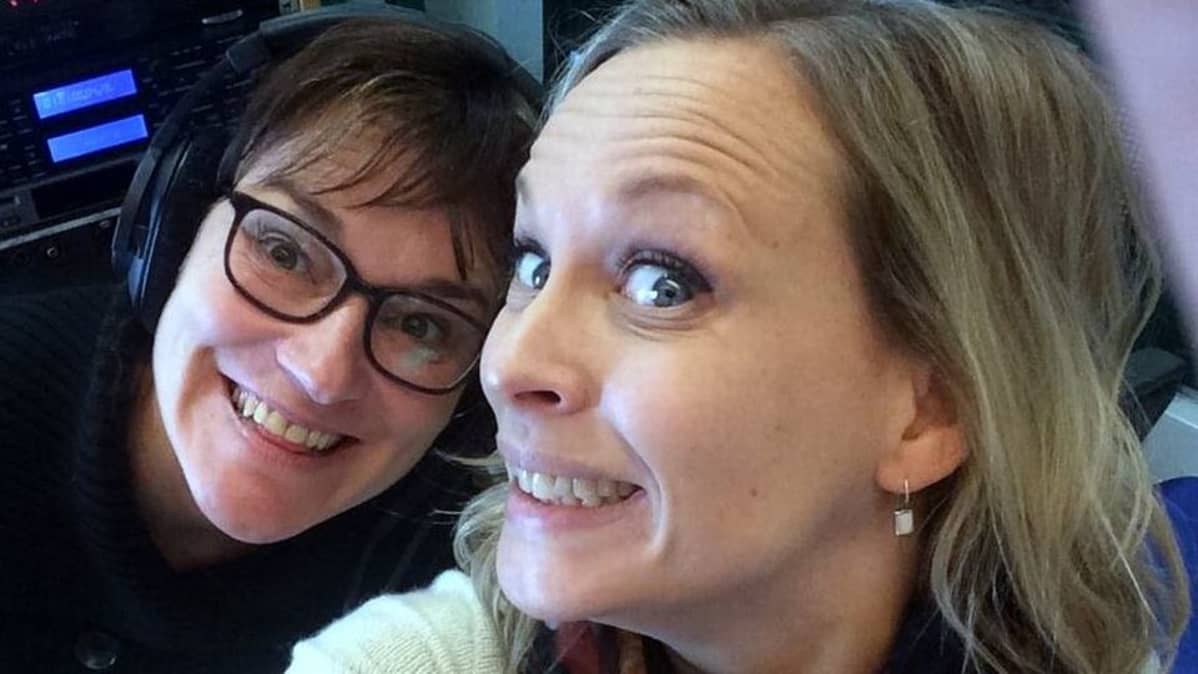 Kati Turtola ja Laura Hossi jännitävät studiossa