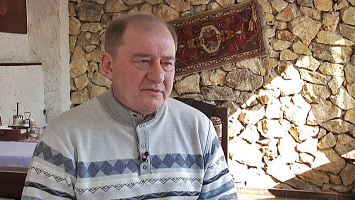 Krimin tataareita edustava Ilmi Umerov haluaa, ettei vastarintaa venäläismiehittäjää kohtaan lopeteta.