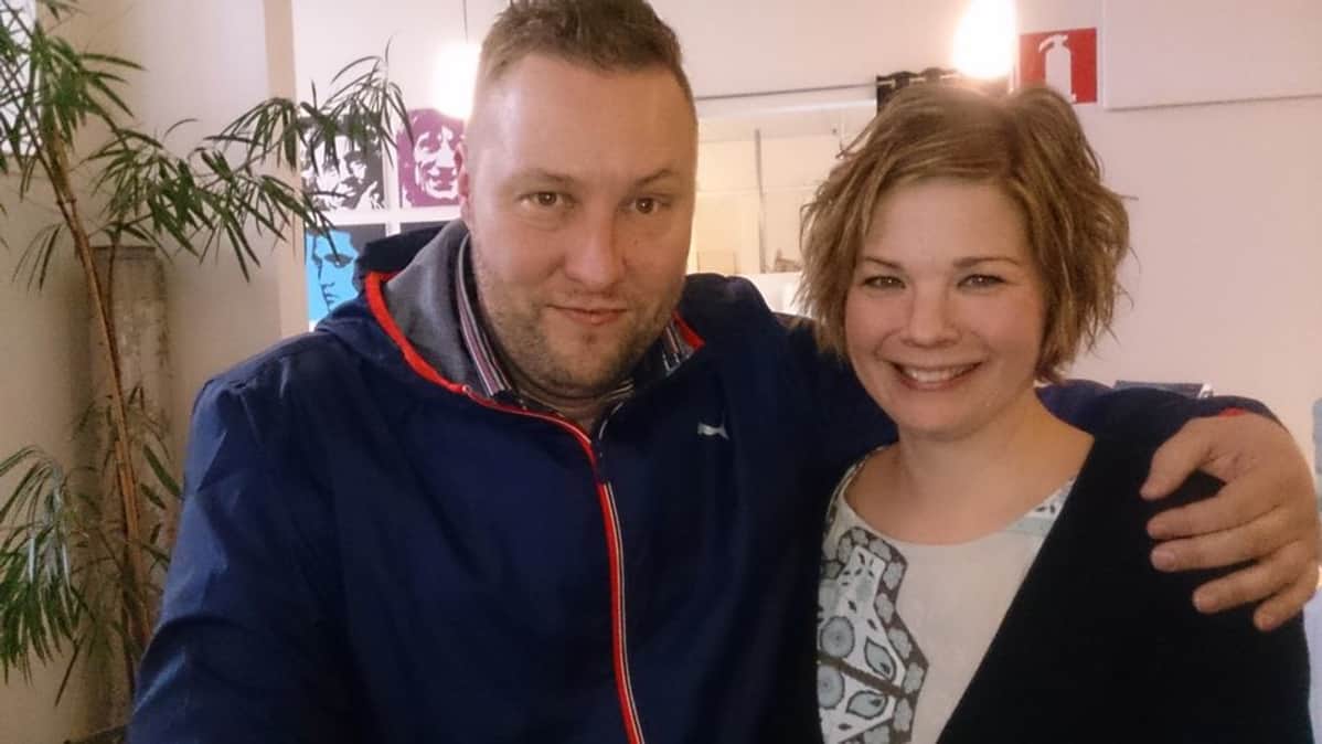Mika Sulonen ja Johanna Talikainen Mainossatamasta