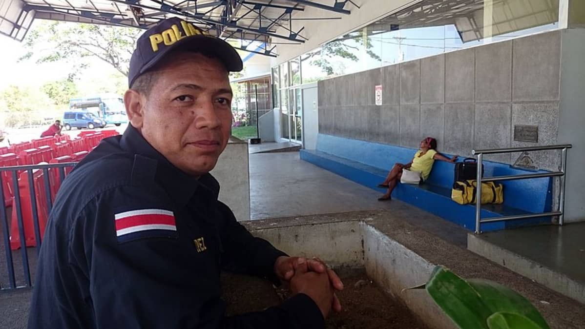 Rajavartija Marvin López.
