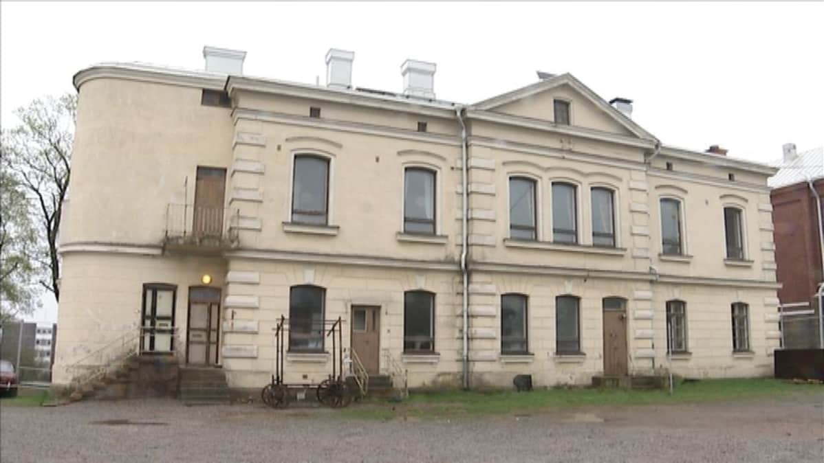 Vankilanjohtajan asunto Kakolassa.