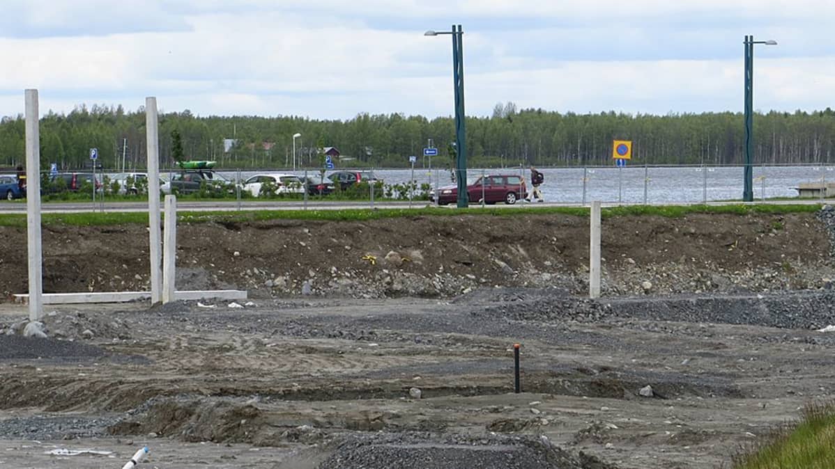 Barents Centerin työmaa 8.6.2015.