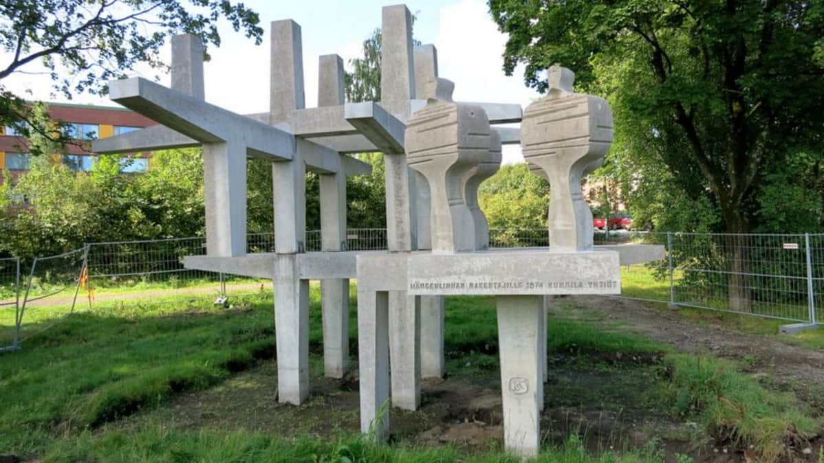 Rakentajat-monumentti Hämeenlinnassa