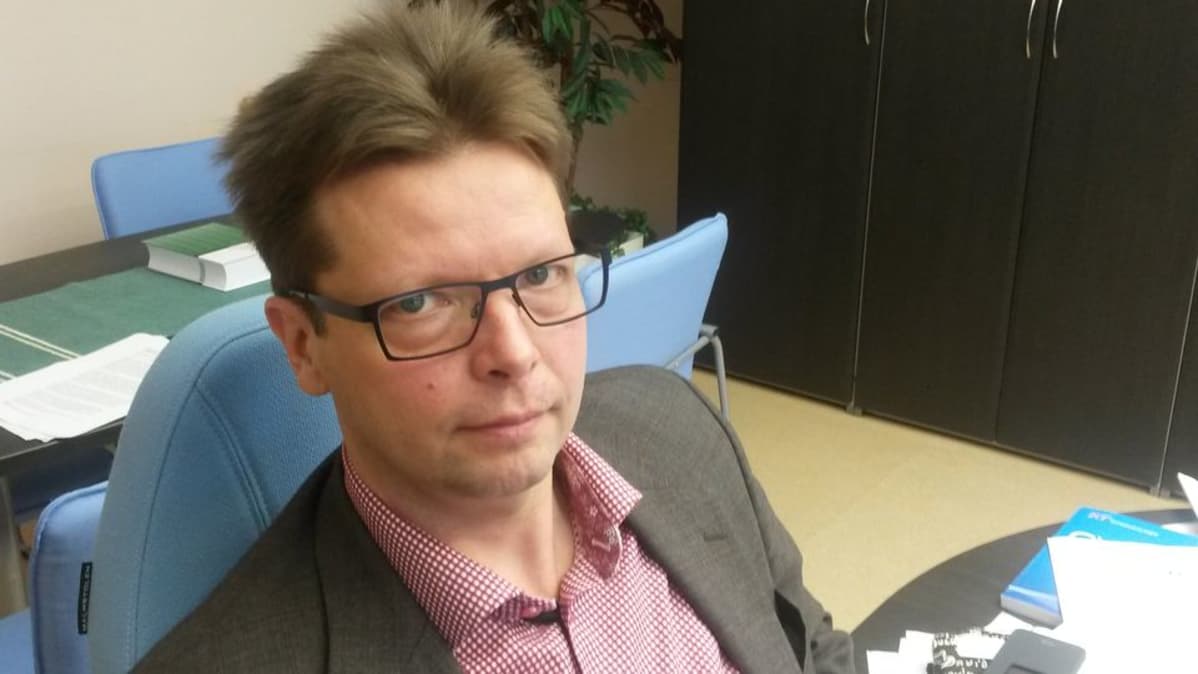 Kauhavan kaupungin sivistysjohtaja Markku Viitasaari