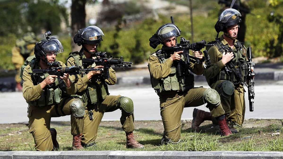 Israelilaissotilaita.