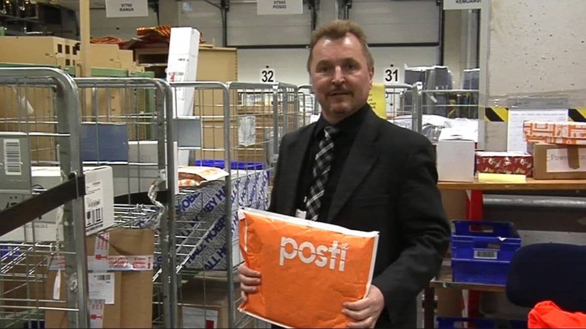 Postin Järvi- ja Pohjois-Suomen tuotanto-osaston aluepäällikkö Eikka Urpilainen.