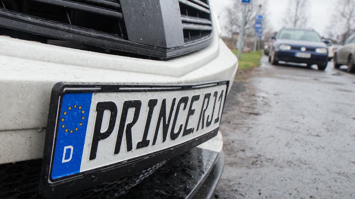 Mercedes Benzin rekisterikilpi