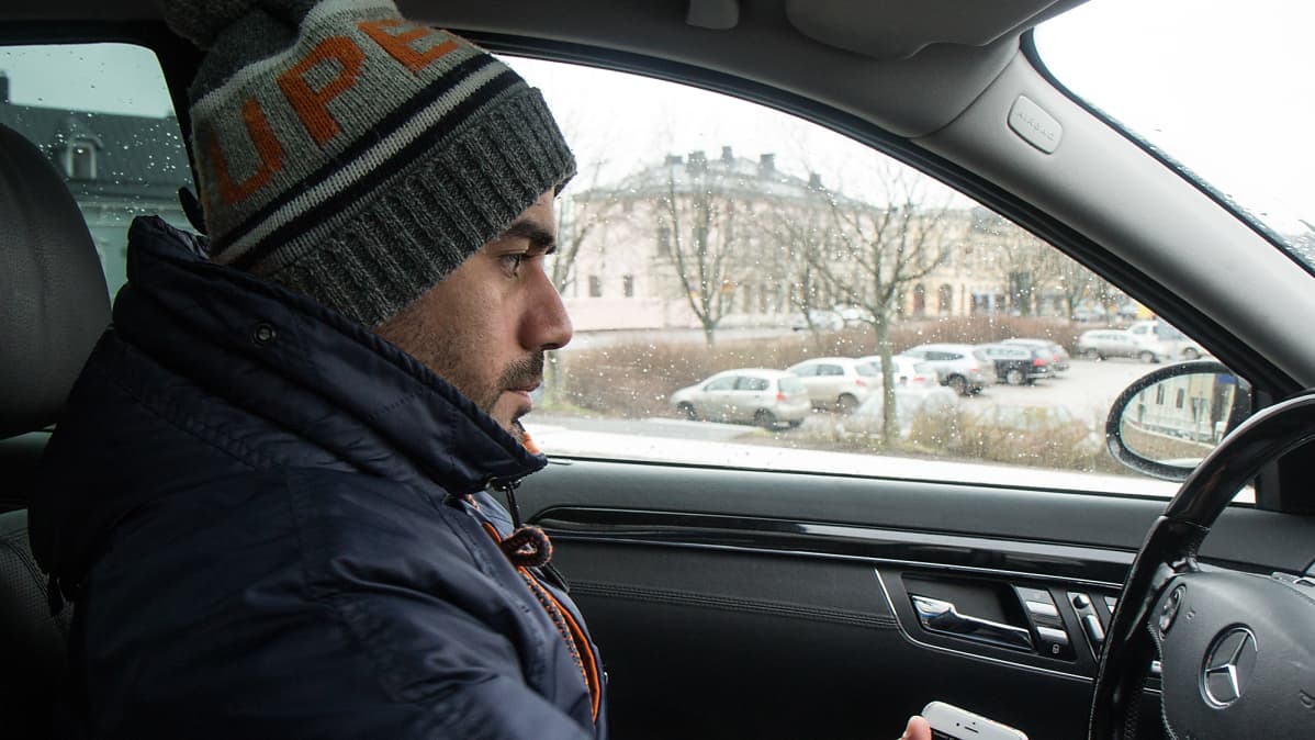 Prinssi Rami Jaber auton ratissa