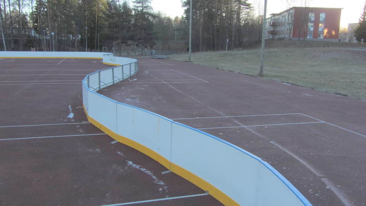 Kaukalo mutkalla Lappeenrannan Kourulassa