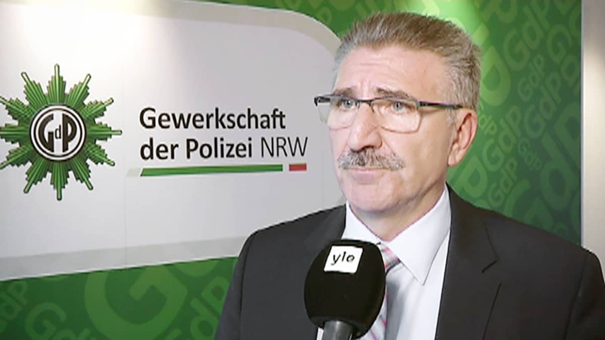 Arnold Plickert