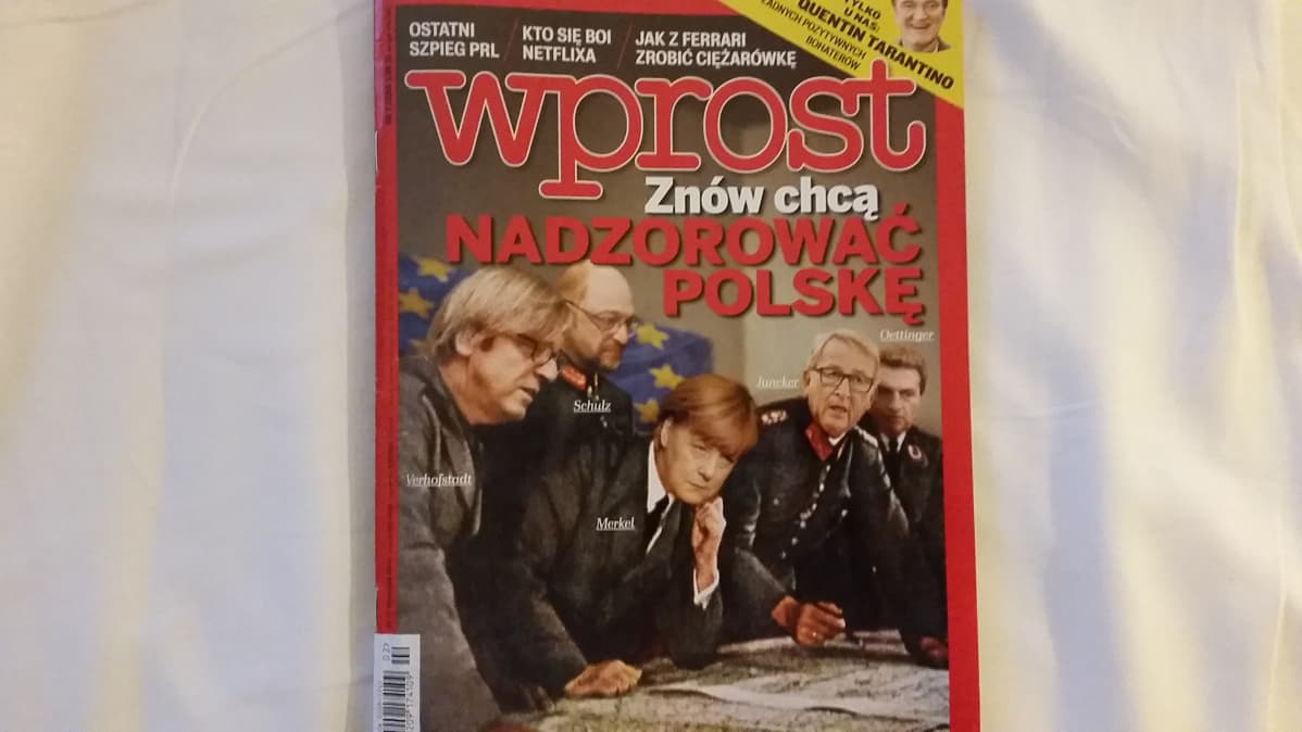 lehden kansi jossa merkel hitlerinä