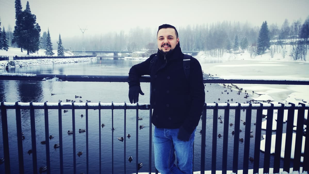 Bosniasta Suomeen ja Kajaaniin tullut Aldin Tokalic.