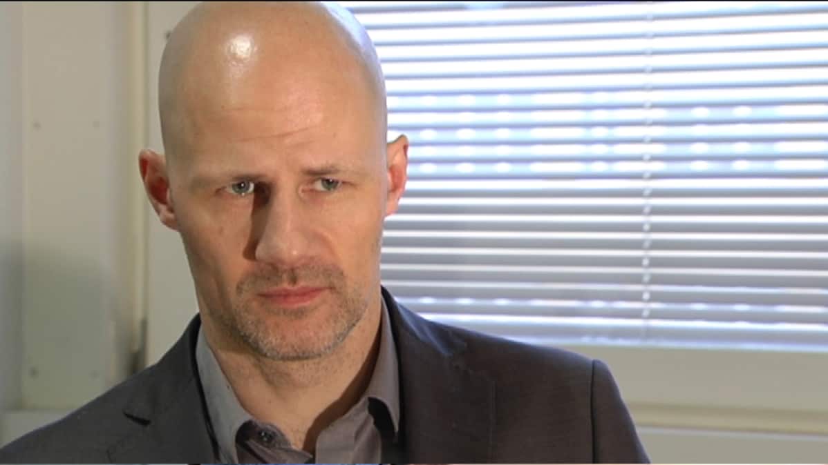 Ville Punto, turvapaikanhakijoiden asianajaja.