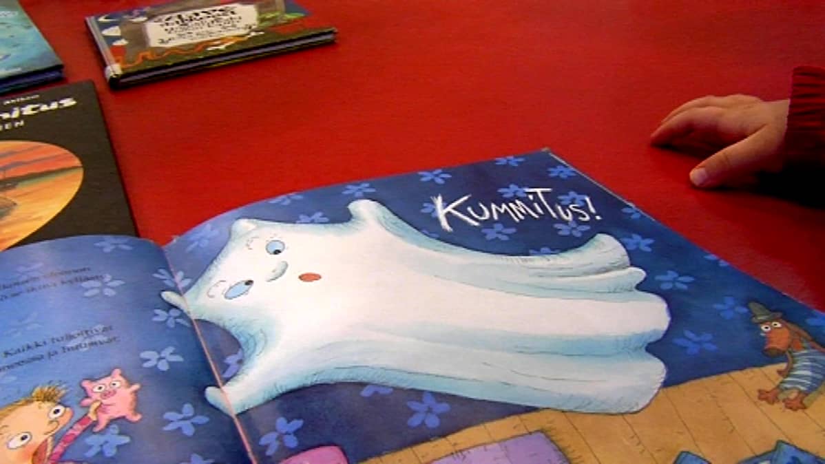Kuva kirjasta Siiri ja kauhea kummitus (Tiina Nopola; Tammi 2010)