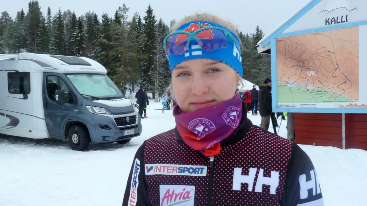 Josefiina Böök, Karihaaran Visan hiihtäjä.