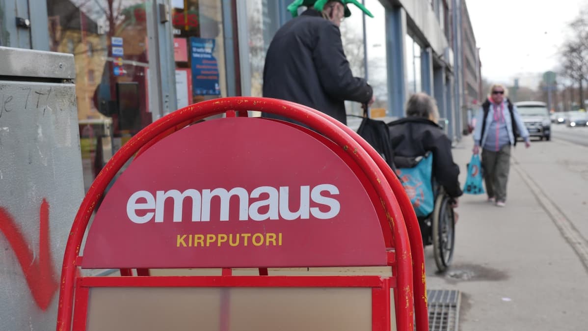 Hyväntekeväisyyskirpputoreille lahjoitettu tavara on entistä huonokuntoisempaa.