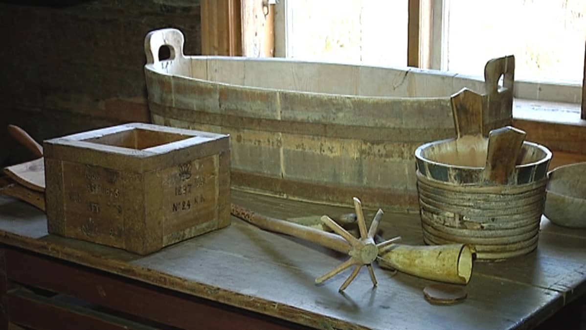 Kotiseutumuseossa on runsaasti menneen ajan esineitä.