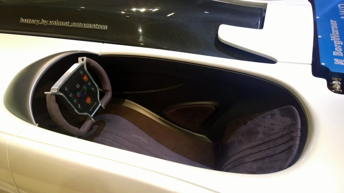 Valmet Automotiven Dawn -sähköautokonsepti esiteltiin yleisölle ensi kertaa Geneven autonäyttelyssä 2012.