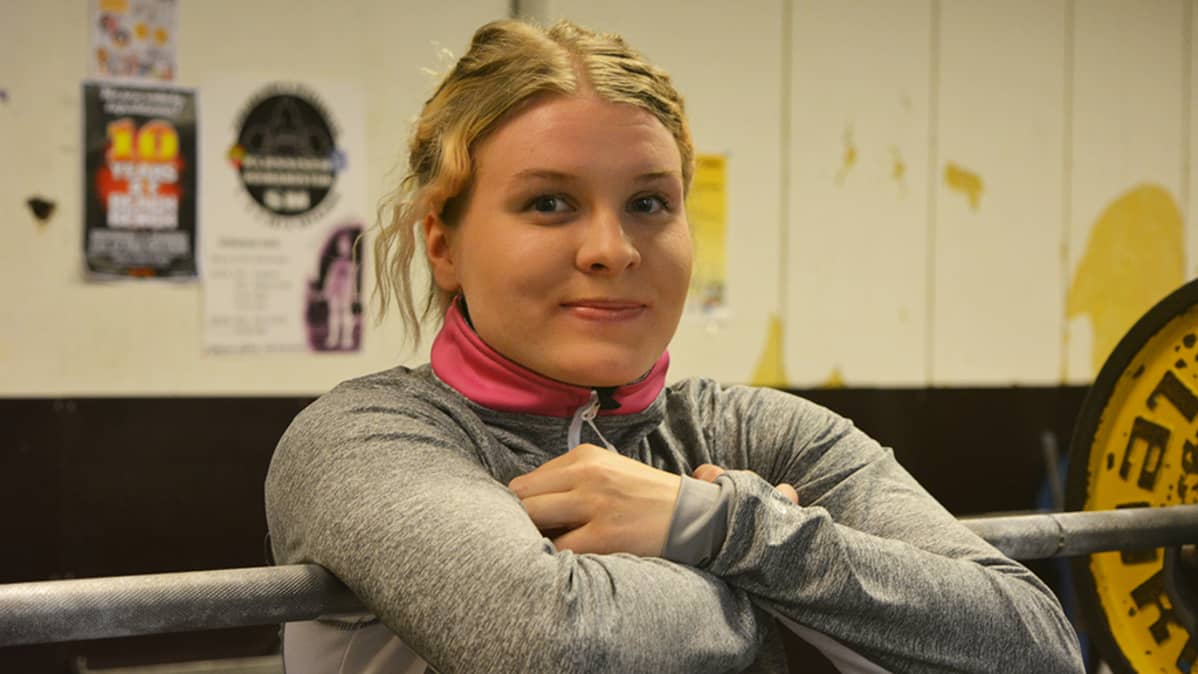 Voimanostaja Krista Määttä.