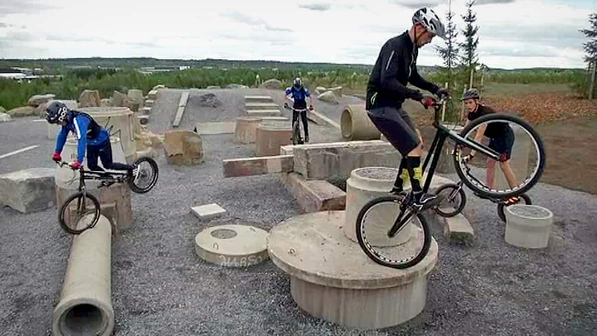 Trial-pyöräily