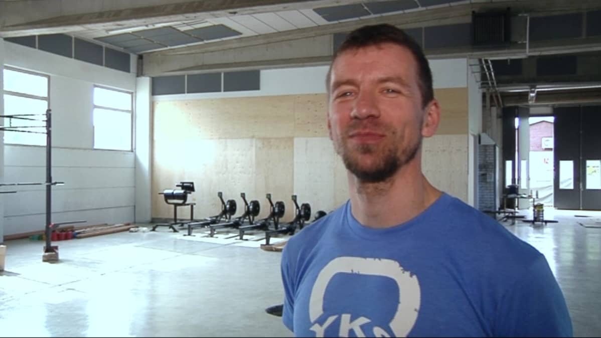 Ott Raska hämeenlinnalaisella kuntosalilla