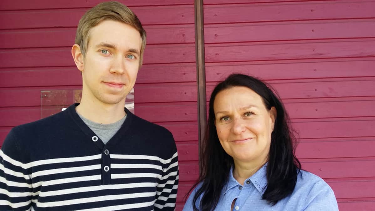 Teemu Karvonen ja Sirkka Rautiainen.
