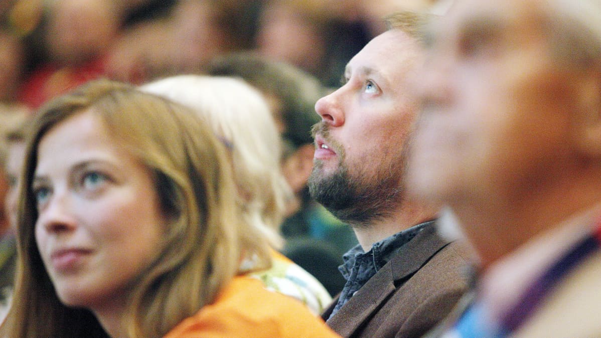 Paavo Arhinmäki vasemmistoliiton puoluekokouksessa Oulussa
