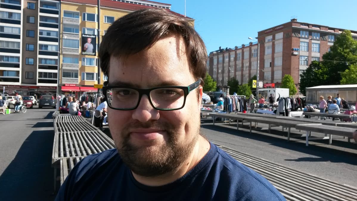 Väitöstutkija Aki Luoto Tammelan torilla