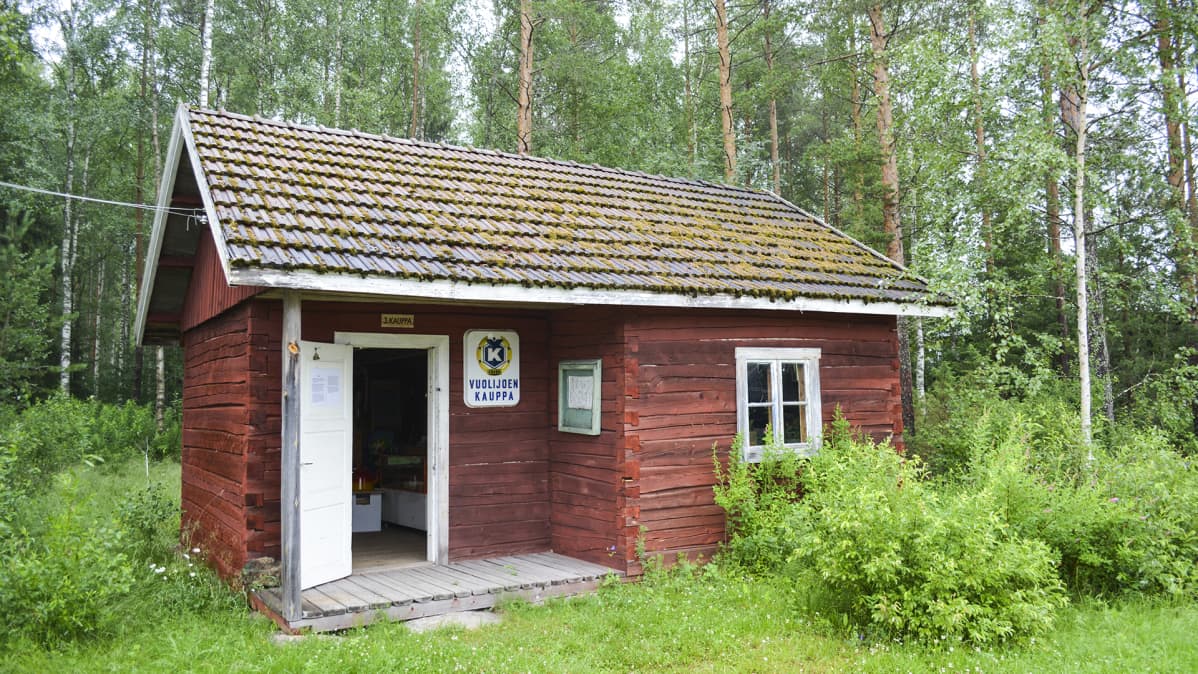 Vuolijoen kauppa Riihipiha-museossa.