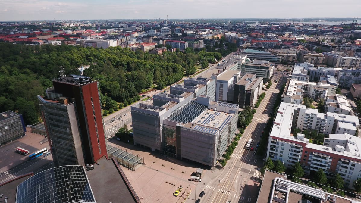 Ilmakuva Helsingin Ruoholahdesta keskustaan päin.