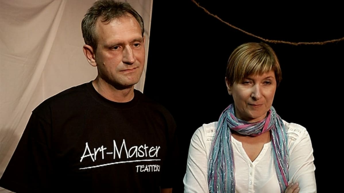 Art-Master -teatterin ohjaaja Santeri Lobski ja taiteellinen johtaja Kira Mirutenko.