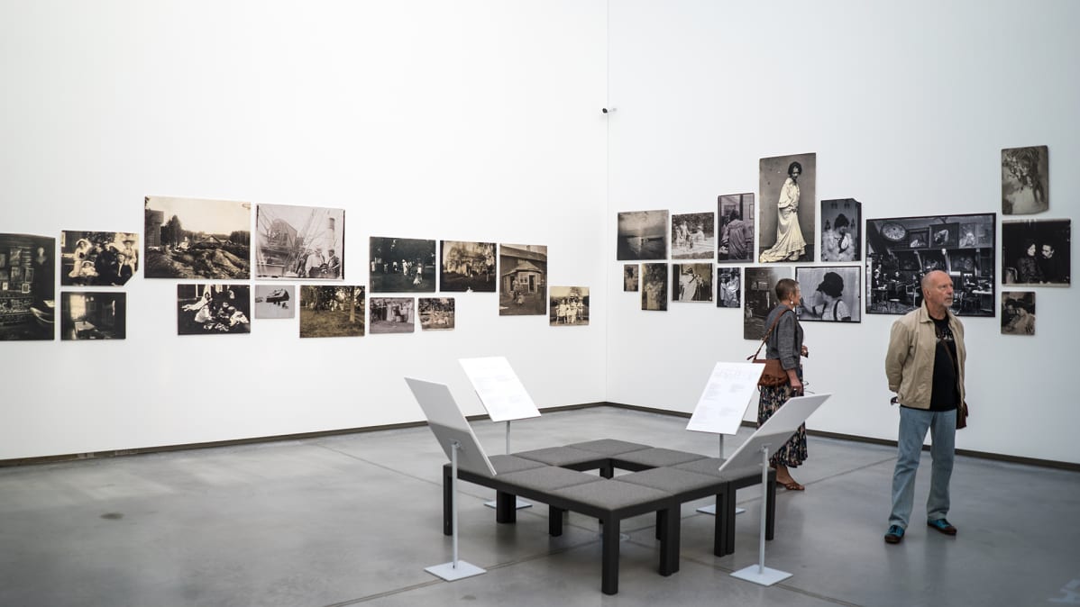 Janis Rozentalsin juhlanäyttely on esillä lokakuun loppuun Latvian kansallisessa taidemuseossa Riiassa.