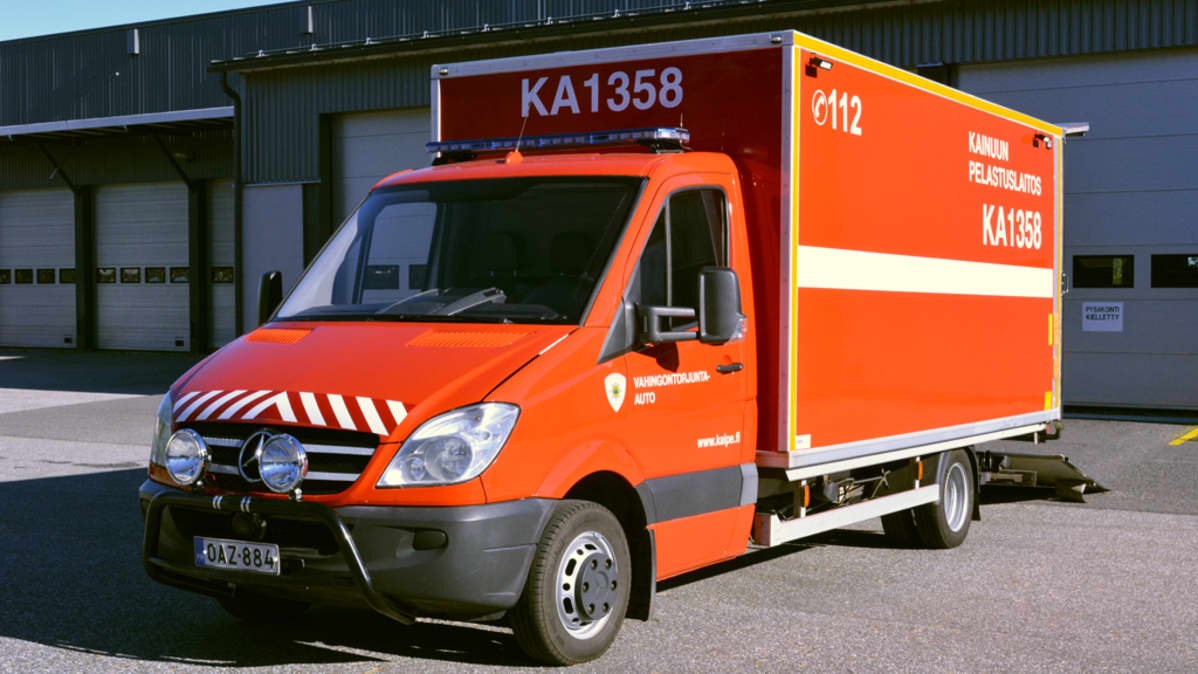 Kainuun pelastuslaitoksen vahingontorjunta-auto.