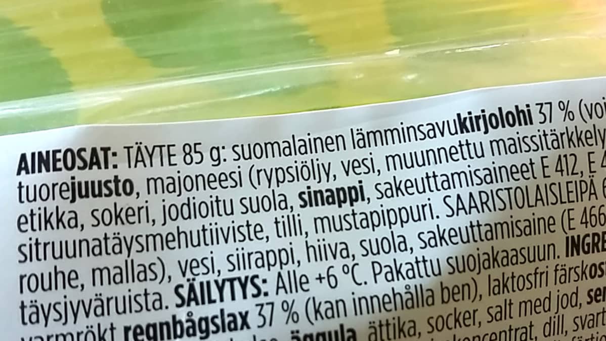 Aineosaluettelo eineksestä lähikuvassa.