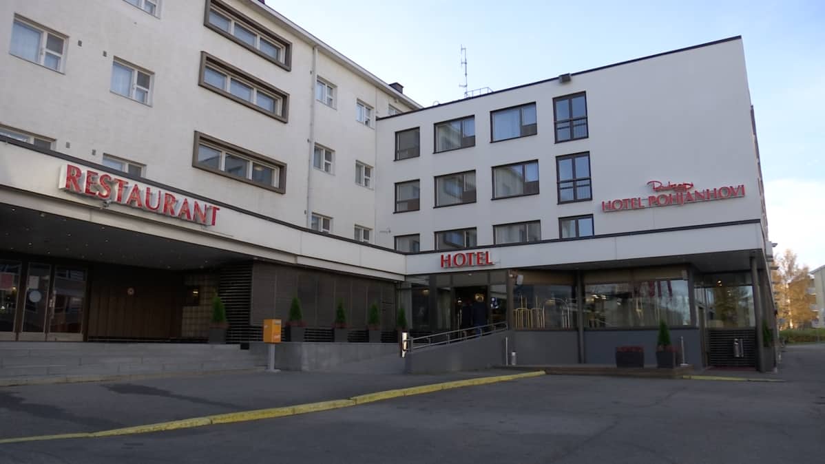 80-vuotias Hotelli Rantasipi Pohjanhovi juhlii Rovaniemellä.