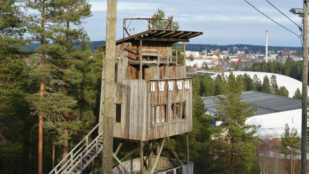 Kajaanin mäkitornin tuomaritorni.